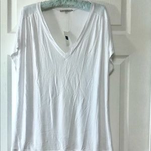 Gap Size XL White V-Neck T-shirt